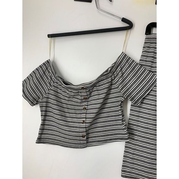 Women’s two piece skirt set crop off shoulder size large 5839 - Picture 2 of 5